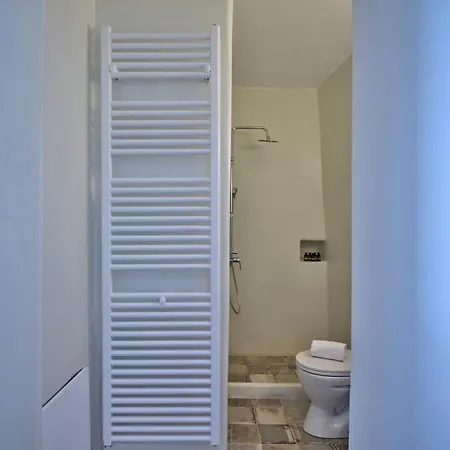 Apartment Retreat - The Arch