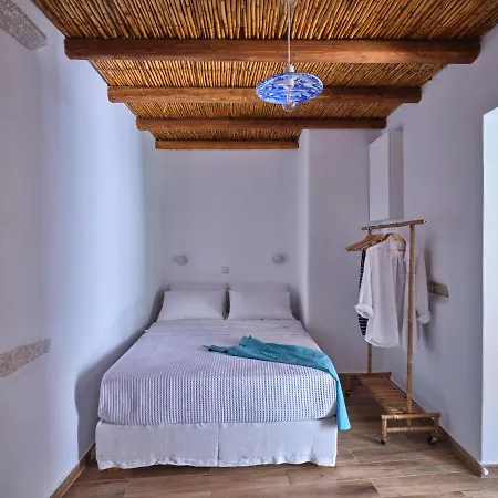 Retreat - The Arch Parikia (Paros)