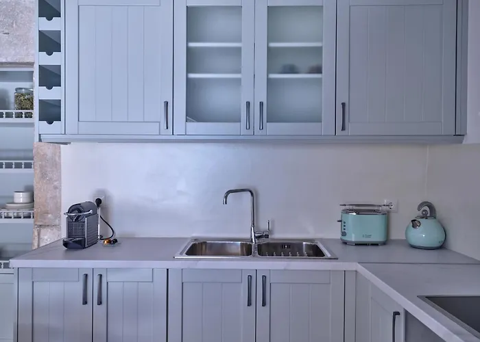 Retreat - The Arch * Páros